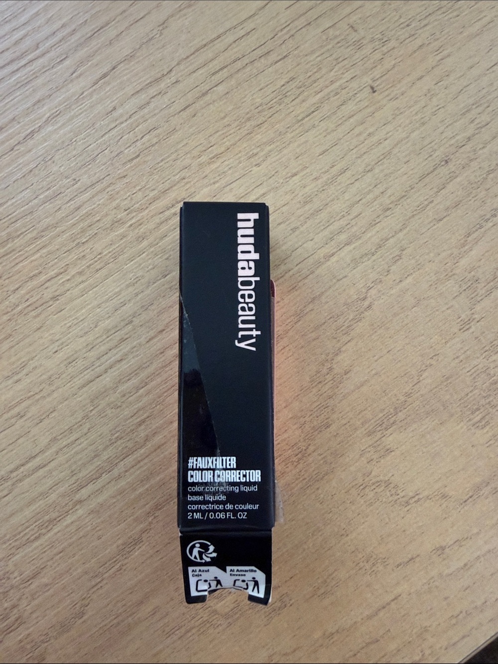 HUDA BEAUTY Color Corrector - Black Packaging